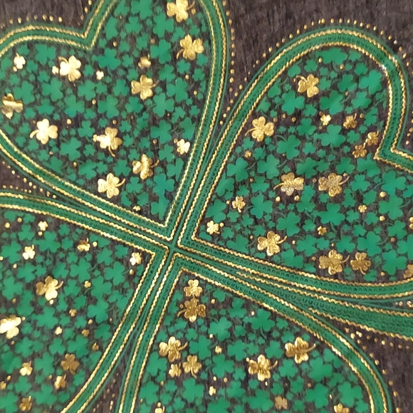 EUC gray t shirt with gold and green shamrocks size XXXL - Picture 2 of 5